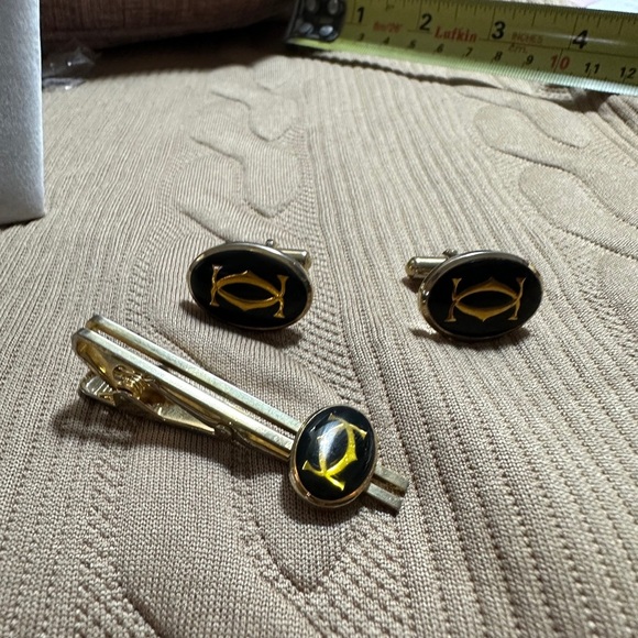 Cartier Black and Gold Cuff Links Timeless Elegance - Picture 9 of 12